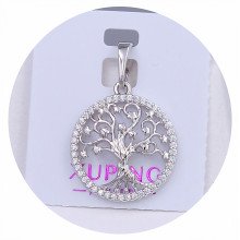 Кулон XР. Родій. Камені: білий циркон. Довжина: 26 мм. Ширина: 18 мм.