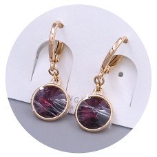 Сережки XР. Позолота 18К. Камені: Swarovski фіолетового кольору. Довжина: 26 мм. Ширина: 10 мм.