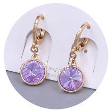 Сережки XР. Позолота 18К. Камені: Swarovski бузкового кольору. Довжина: 26 мм. Ширина: 10 мм.