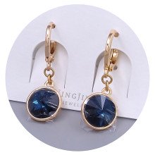 Сережки XР. Позолота 18К. Камені: Swarovski темно-синього кольору. Довжина: 26 мм. Ширина: 10 мм.