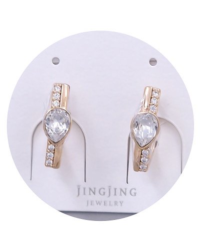 Сережки XР. Позолота 18К. Камені: Swarovski та циркон білого кольору. Довжина: 16 мм. Ширина: 5 мм.