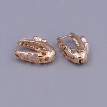 Сережки XР. Позолота 18К. Swarovski червоного кольору. Довжина: 18 мм. Ширина: 6 мм.
