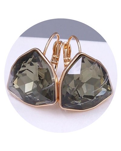 Сережки XР. Позолота 18К. Камені: Swarovski оливкового кольору. Довжина: 21 мм. Ширина: 18 мм.