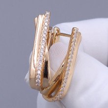 Сережки ХР. Позолота 18К. Камені: білий циркон. Довжина: 23 мм. Ширина: 6 мм.