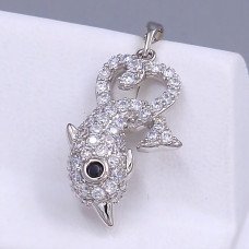 Кулон XР. Родій. Камені: циркон. Довжина: 33 мм. Ширина: 16 мм.