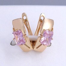 Сережки ХР. Позолота 18К. Камені: рожевий циркон. Довжина: 17 мм. Ширина: 7 мм.