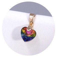 Кулон XР. Позолота 18К. Камені: Swarovski хамелеон. Довжина: 17 мм. Ширина: 8 мм.