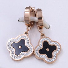 Сережки Stainless Steel з чорною емаллю. Сталь. Позолота ЧВ. Камені: білий циркон. Довжина: 33 мм. Ширина: 16 мм.