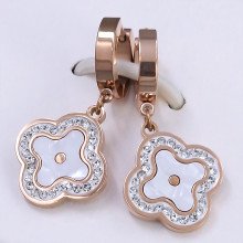 Сережки Stainless Steel з білою емаллю. Сталь. Позолота ЧВ. Камені: білий циркон. Довжина: 33 мм. Ширина: 16 мм.