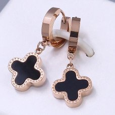 Сережки Stainless Steel з чорною емаллю. Сталь. Позолота ЧВ. Довжина: 31 мм. Ширина: 13 мм.