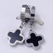Сережки Stainless Steel із чорною емаллю. Сталь. Родій. Діаметр: 31 мм. Ширина: 13 мм.