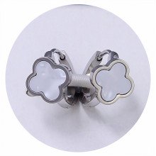 Сережки Stainless Steel з білою емаллю. Сталь. Родій. Діаметр: 13 мм. Ширина: 10 мм.