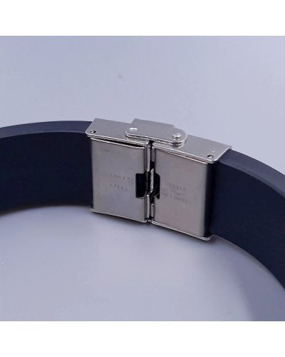 Браслет з каучуковими вставками. Родій. Довжина браслета: 21.5 см. Ширина: 15 мм.