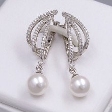 Сережки XР з перлами. Родій. Камені: білий циркон. Довжина: 36 мм Ширина: 8 мм