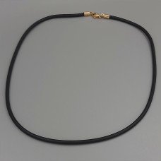 Каучуковий шнурок XР. Мед. золото ЧВ. Довжина: 45-45.5 см. Ширина: 2 мм.