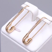 Сережки ХР. Позолота 18К. Камені: білий циркон. Довжина: 34 мм. Ширина: 3 мм.