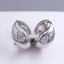 Сережки ХР. Родій. Камені: білий циркон. Довжина: 16 мм. Ширина: 8 мм