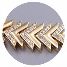 Браслет ХР. Позолота 18К. Камені: білий циркон. Довжина: 17.5-20 см. Ширина: 15 мм.