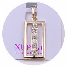 Кулон XР. Позолота 18К. Камені: білий циркон. Довжина: 28 мм. Ширина: 11 мм.