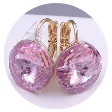 Сережки XР. Позолота 18К. Камені: Swarovski рожевого кольору. Довжина: 18 мм. Ширина: 14 мм.