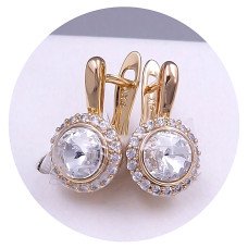 Сережки XР. Позолота 18К. Камені: Swarovski білого кольору та циркон. Довжина: 16 мм. Ширина: 9 мм.