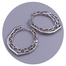 Сережки ХР. Родій. Камені: білий циркон. Довжина: 28 мм. Ширина: 2 мм
