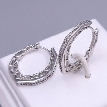 Сережки ХР. Родій. Камені: білий циркон. Довжина: 28 мм. Ширина: 2 мм