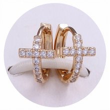 Сережки-хрестики ХР. Мед. золото 18К. Камені білого кольору. Діаметр: 13 мм. Ширина: 8 мм.