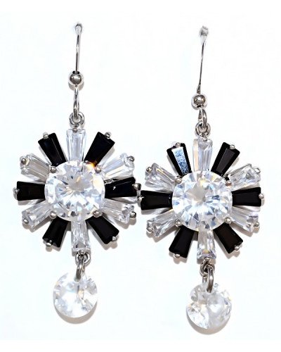Сережки. Родій. Камені: білий та чорний циркон. Довжина: 4,5 см. Ширина: 20 мм.
